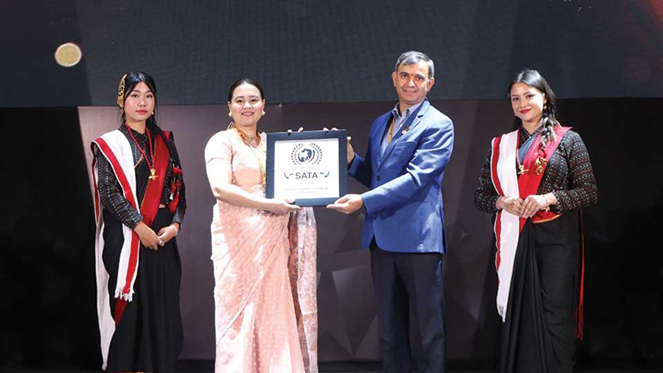 Holiday Inn Dhaka wins accolade at South Asian Travel Awards 2024