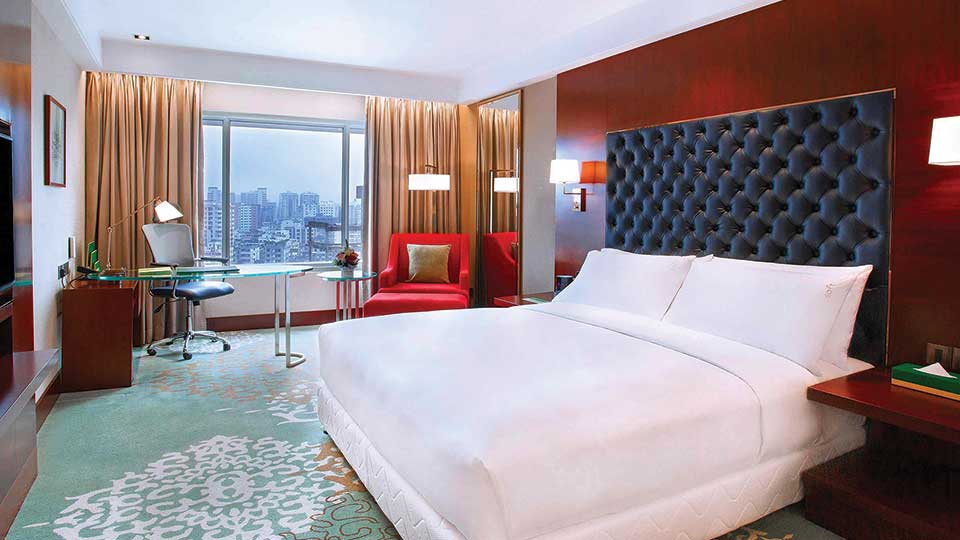 Holiday Inn Dhaka launches festive season retreat packages