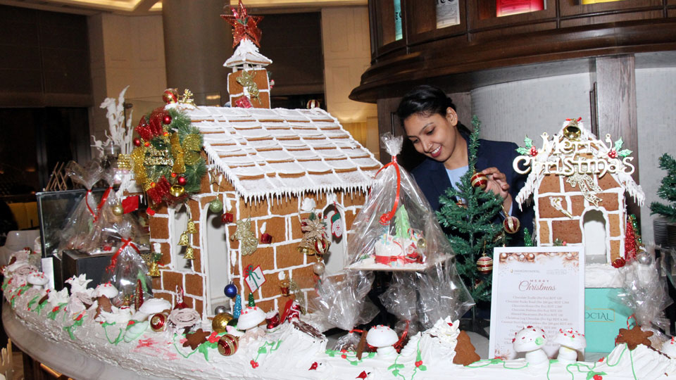 InterContinental Dhaka presents longest Christmas Yule Log Cake