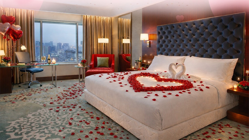 Accessible yet romantic — Holiday Inn Dhaka’s Executive Suite Valentine’s Package