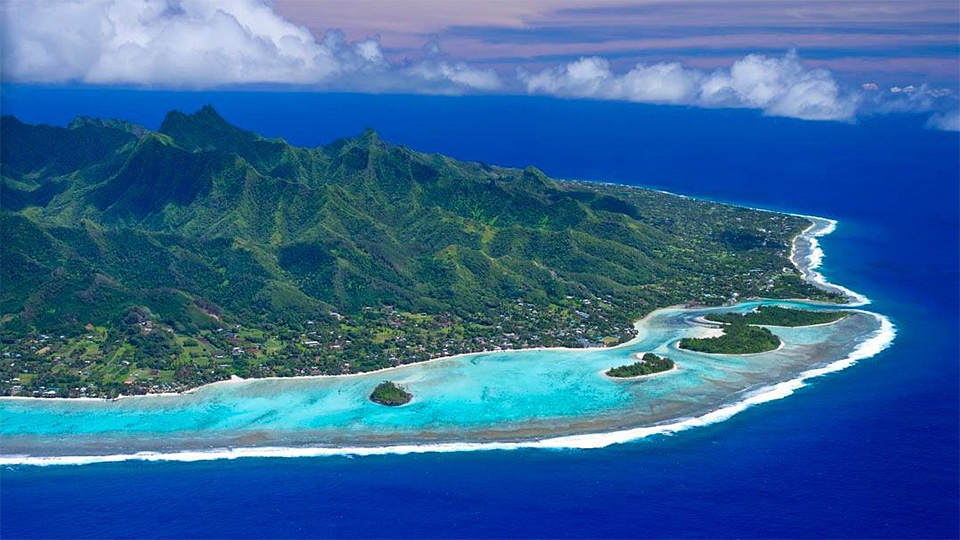 Visitors can enjoy turquoise lagoons, untouched outer islands in Cook Islands