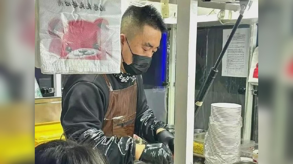 Chinese father quits job over daughter's "taste of home" craving