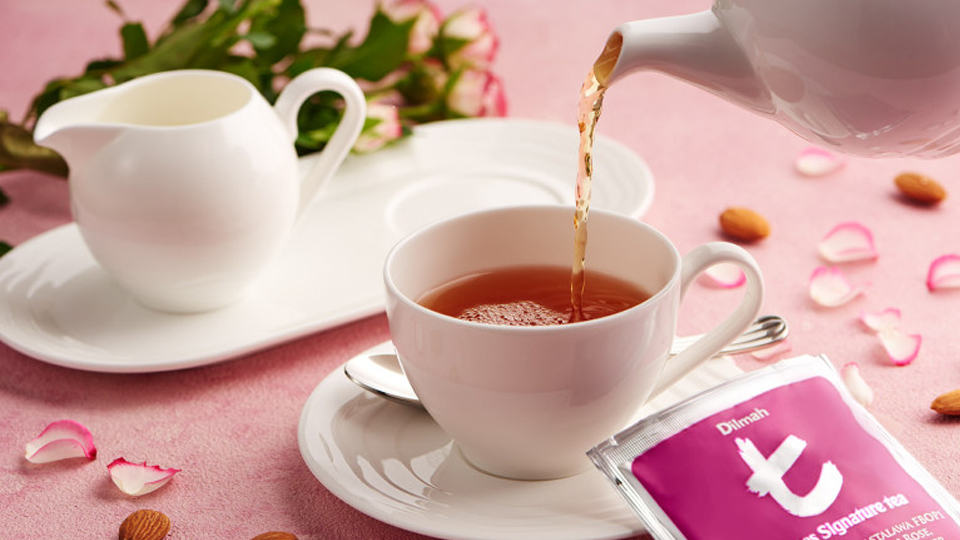 Tea gift box for Emirates passengers on Int’l Tea Day