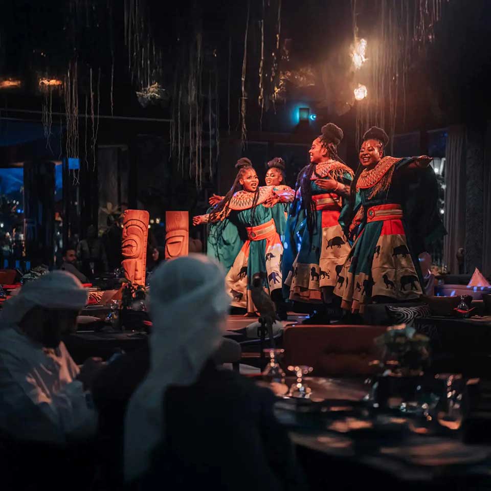 The Groves brings you a new experience every chapter — brighter, richer, and more thrilling than the last (webook.com)