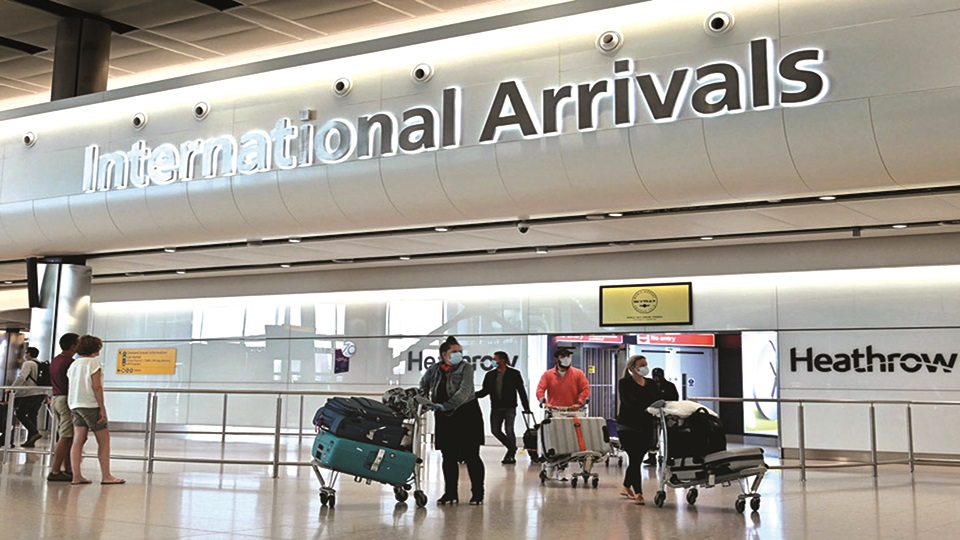 Follow WHO guidance on cross-border travel : IATA