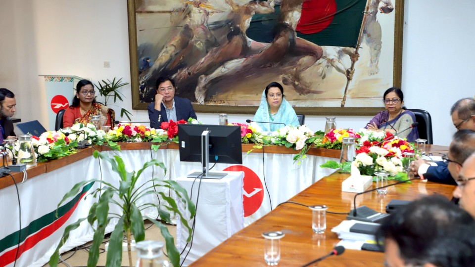 Aviation minister urges joint efforts to make Biman profitable, passenger-friendly