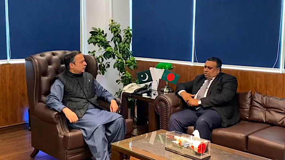 Bangladesh, Pakistan discuss launch of ferry service to boost maritime cooperation