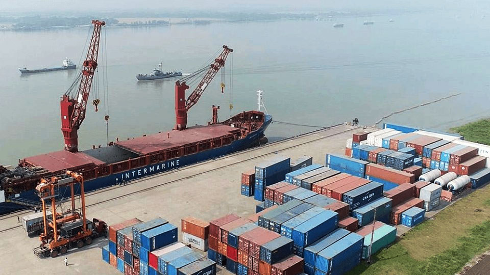 Mongla port sets record in container handling