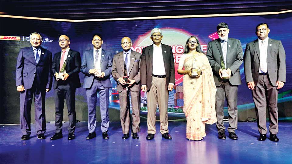 Sadia Haque wins “outstanding woman in business” award