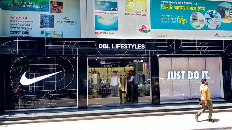 Nike opens outlet in Dhaka