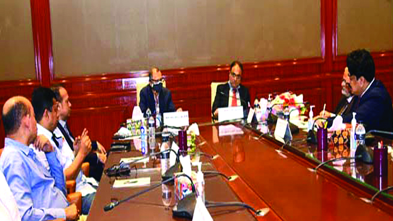 Pakistan envoy sits with CCCI during his visit to Chattogram
