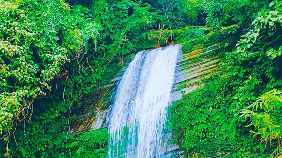পাহাড়ি শহর খাগড়াছড়িতে দিনে ২৫ লাখ টাকার ক্ষতি