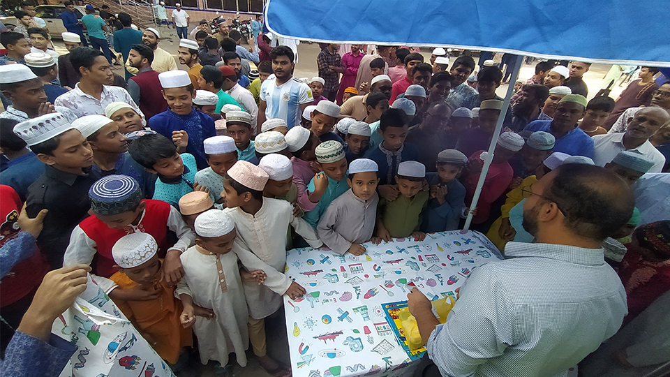 “Nuclear Bus” creates public enthusiasm in North Bengal