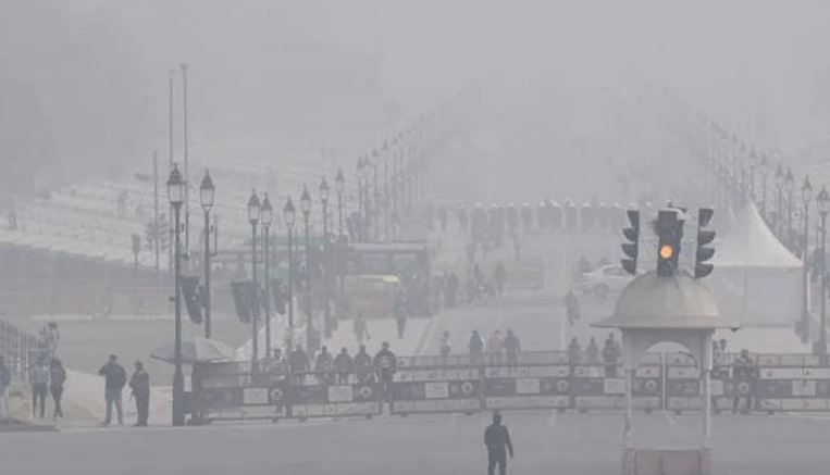Delhi airport issues advisory due to dense fog