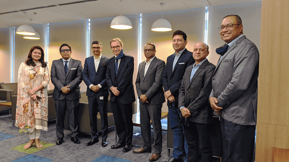 British  High Commissioner sees investment opportunities in Bangladesh for UK firms.