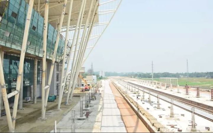 ১৫ অক্টোবর পর্যটন নগরের পথে পরীক্ষামূলক ট্রেন
