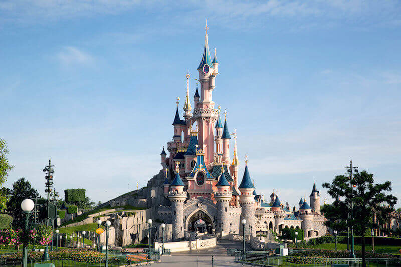 Disneyland Paris extends reopening date to April 2