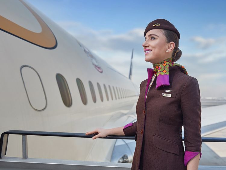 Etihad to hire 1000 cabin crew