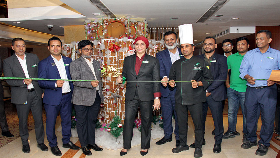 Holiday Inn Dhaka unveils gingerbread parliament house to celebrate Christmas