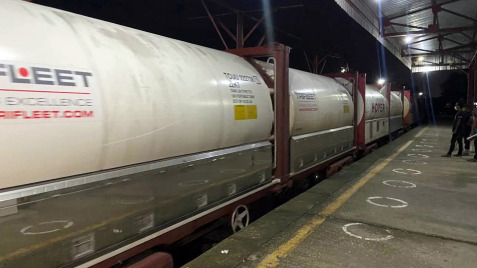 India’s Oxygen Express reaches Bangladesh