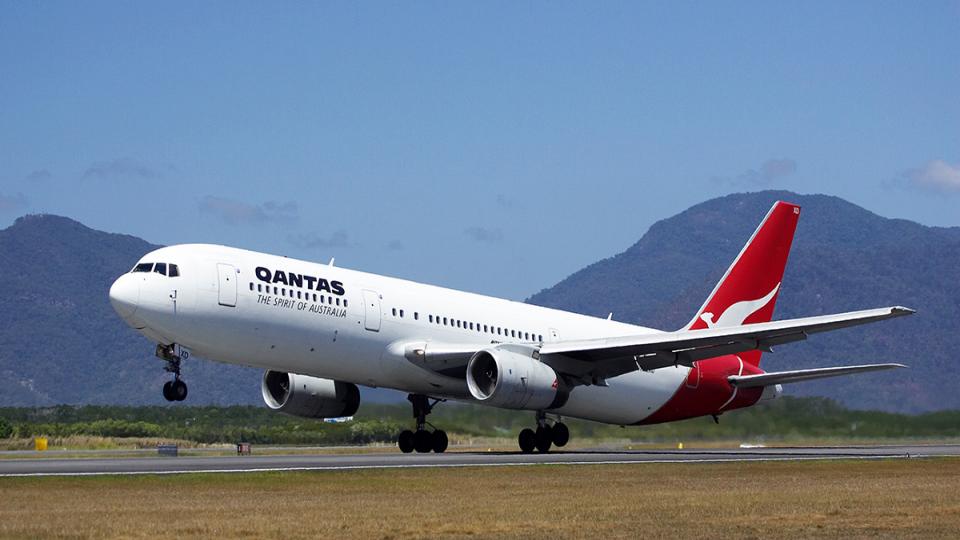Qantas to require int’l travelers to show vaccination proof before travel