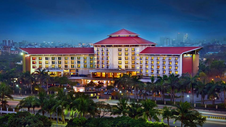 Radisson Blu Dhaka welcomes guests to clubbing on Valentine’s