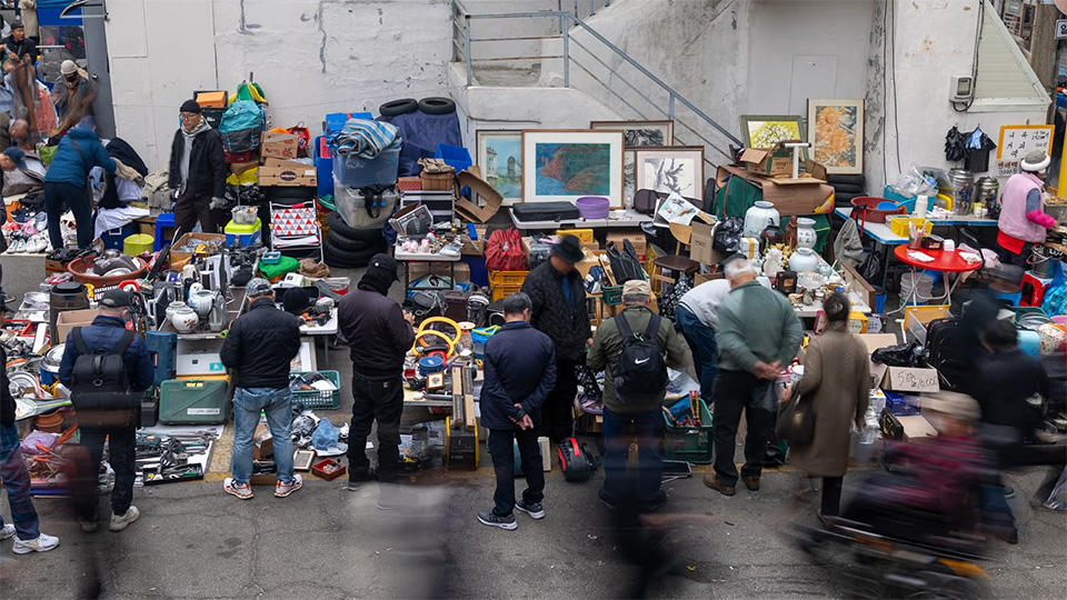 Seoul’s weekend flea markets turn city streets into treasure hunt