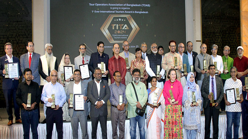 Twenty individuals, organisations receive TOAB Int’l Tourism Award