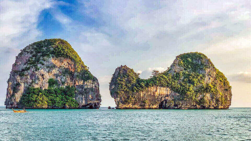 Thailand considers four-phase reopening from April