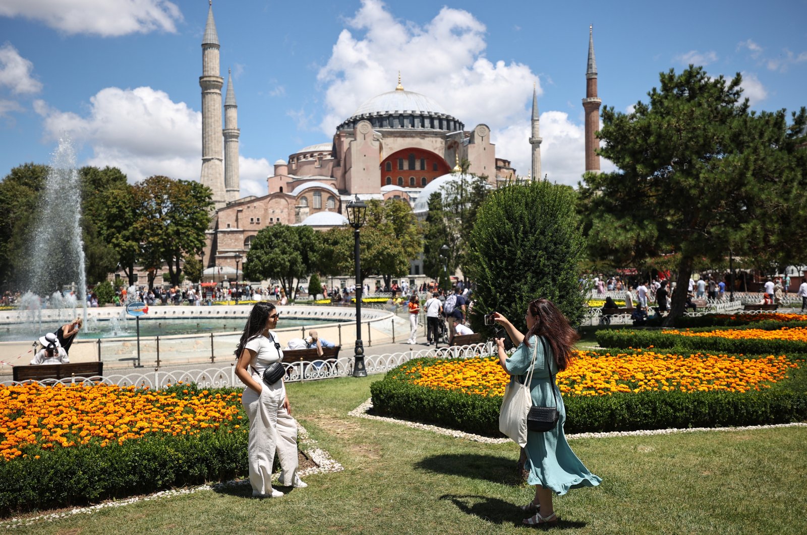 Tourist arrivals record sharp hike in Turkiey