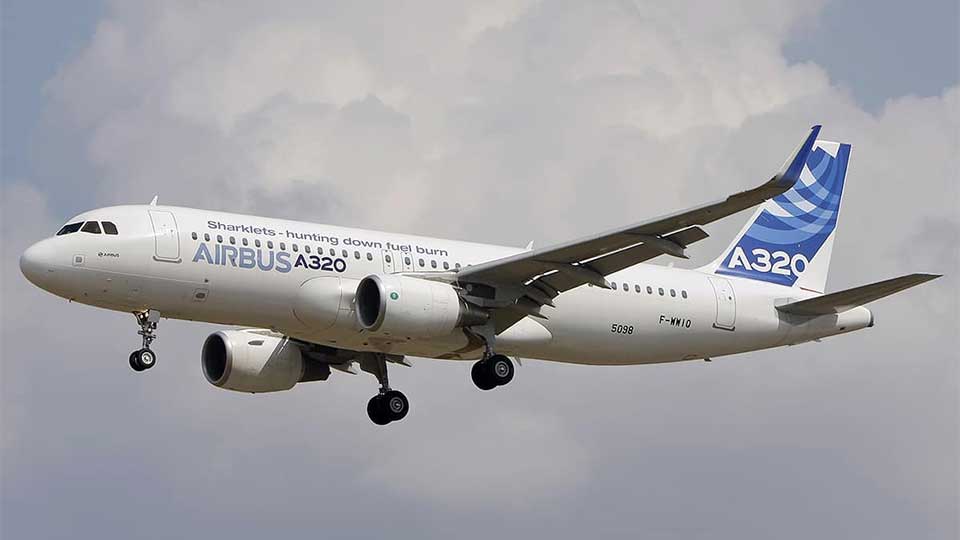 Airbus A320 makes emergency landing in Saint Petersburg