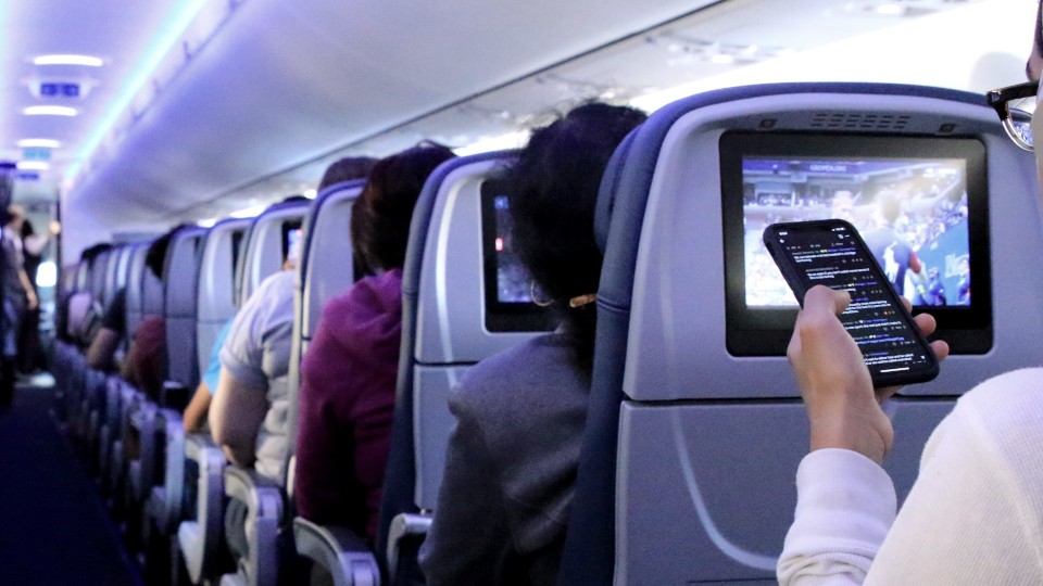 Airplane mode on flights: what really happens if you skip it?
