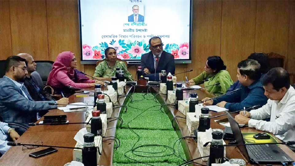 বিমানবন্দরকে গেটওয়ে হিসেবে সাজাতে হবে : উপদেষ্টা 