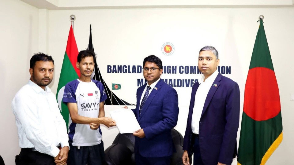 Bangladesh High Commission in Maldives arranges air ticket for seriously ill migrant worker