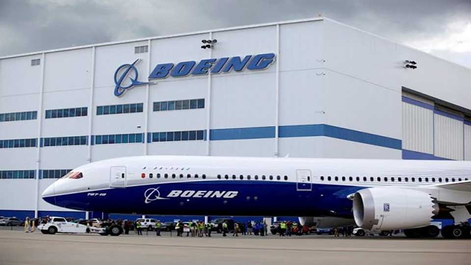 Boeing reaches deal to avoid strike