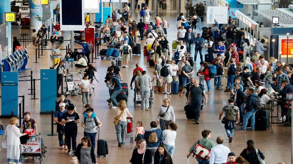 Brussels airport records busiest day in 5 years