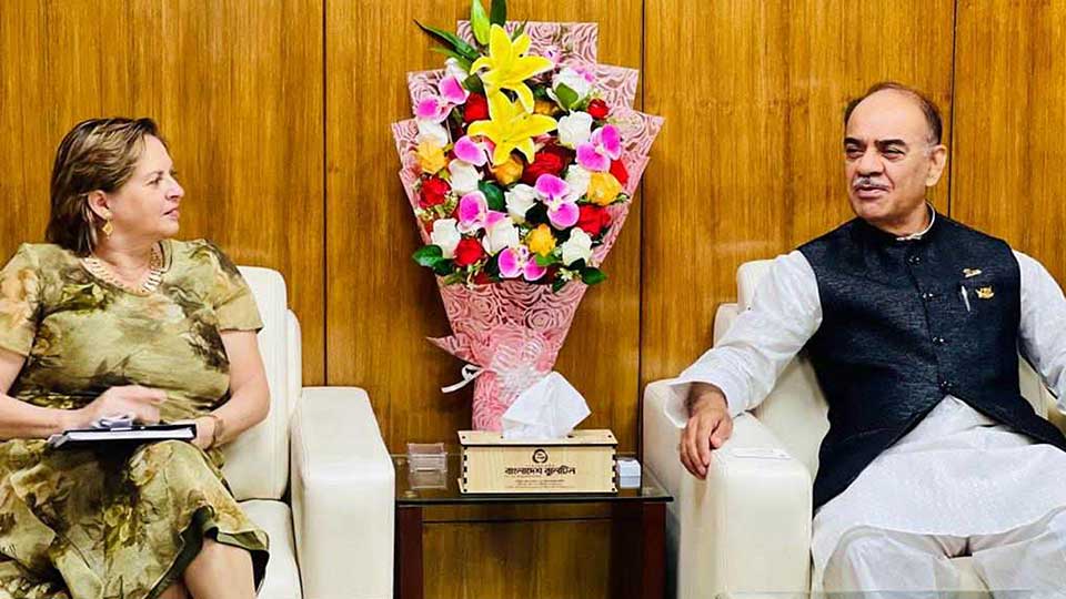 বাংলাদেশ বিমানের সঙ্গে কাজ করতে আগ্রহী কানাডা