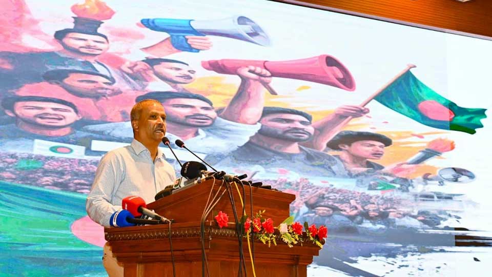 পাসপোর্ট নিয়ে বুক ফুলিয়ে হাঁটতে পারি না