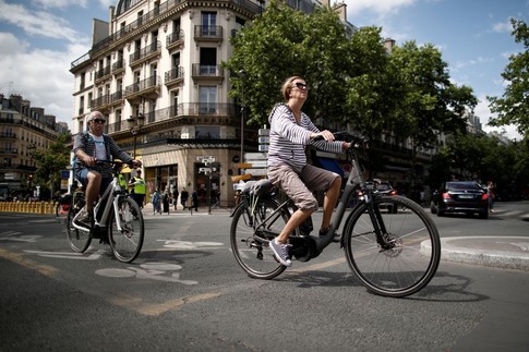Car ads must back choices in France