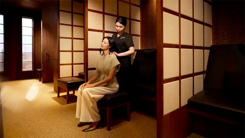 Cathay Pacific revamps ‘The Wing’ lounge at Hong Kong Airport