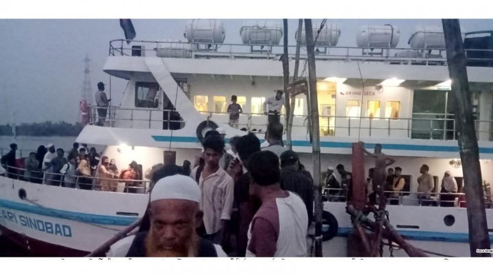 পর্যটকদের সেন্টমার্টিন ছাড়ার নির্দেশ, আজ থেকে জাহাজ চলাচল বন্ধ