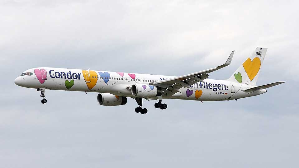 Condor Boeing 757 makes emergency landing in Italy