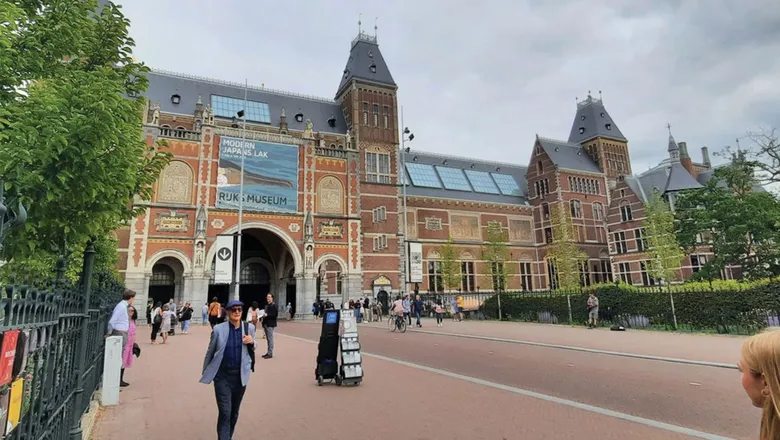Day tours rebound in big cities, but recovery is spotty globally