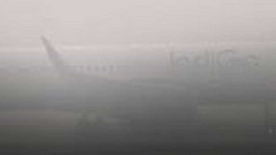 Delhi airport comes to a standstill amid dense fog