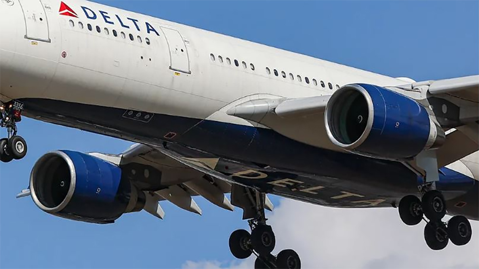 Delta flights resume in Toronto after accident disruption