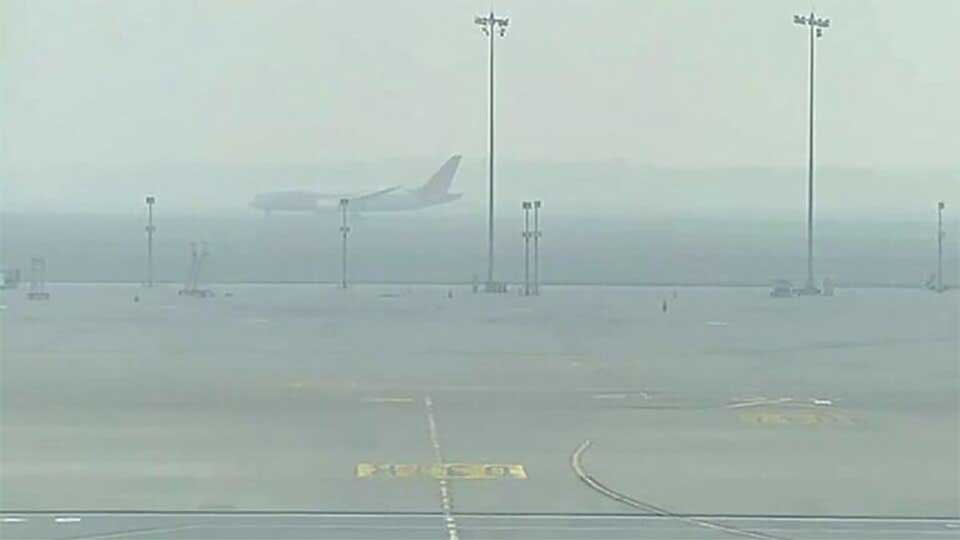 Dense fog disrupts flight operations at IGI airport