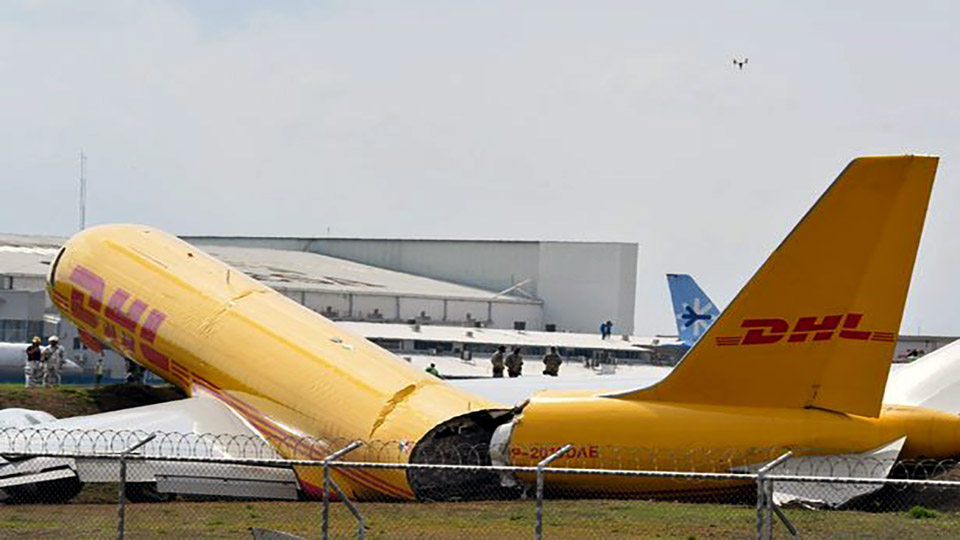 DHL plane splits in two amid emergency landing at Costa Rica's airport
