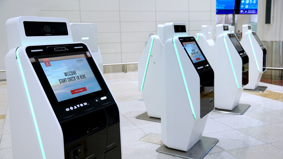 Emirates introduces touchless self check-in kiosks