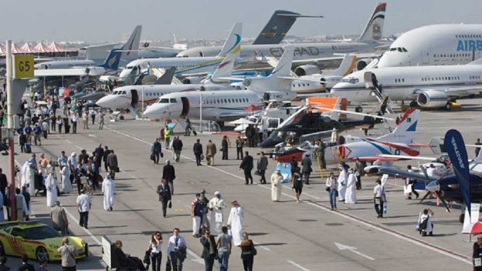 জমকালো আয়োজনে দুবাইয়ে চলছে আন্তর্জাতিক এয়ার শো