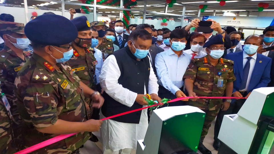 E-gates at HSIA inaugurated, country steps into digital era of travel